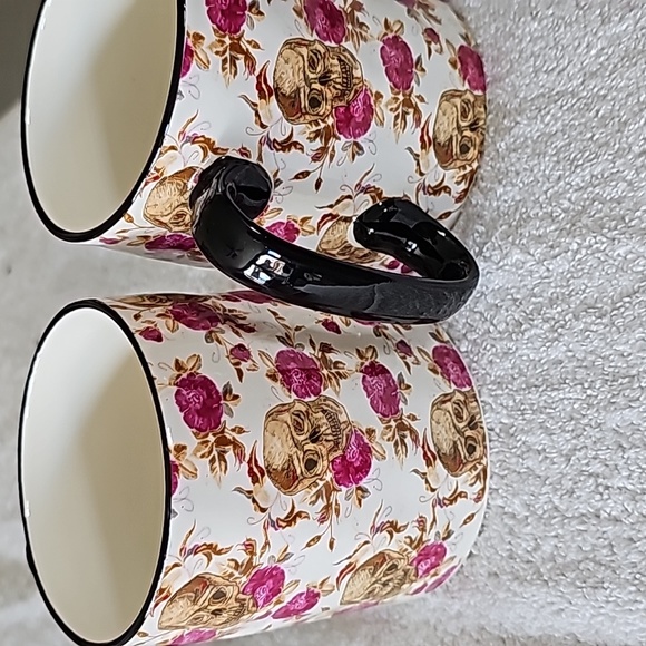 Unbranded Other - 2 Large Skulls & Roses Coffee Cups